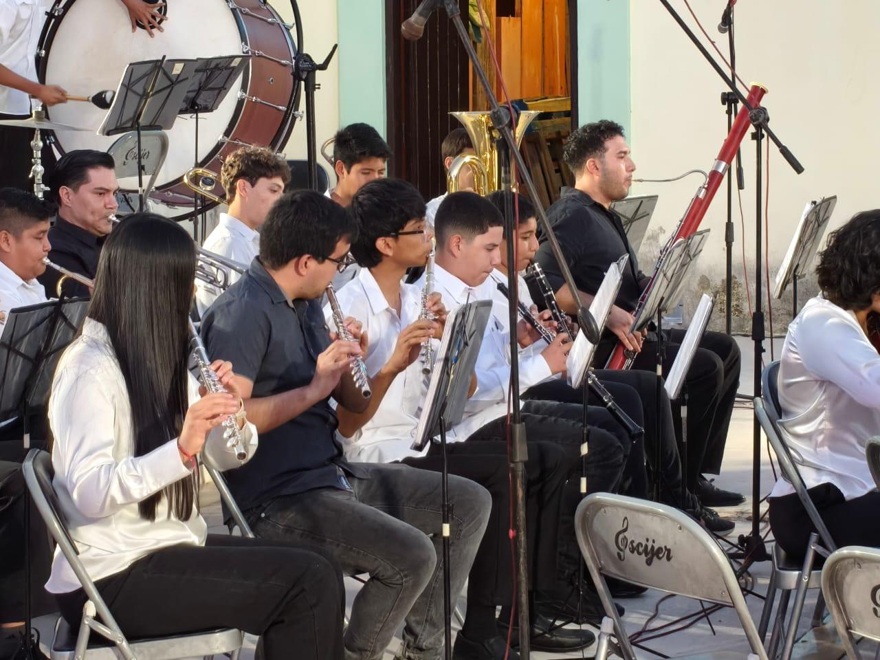 $!Orquesta Sinfónica y Coro celebran con concierto 45 años de la Casa de la Cultura en Rosario