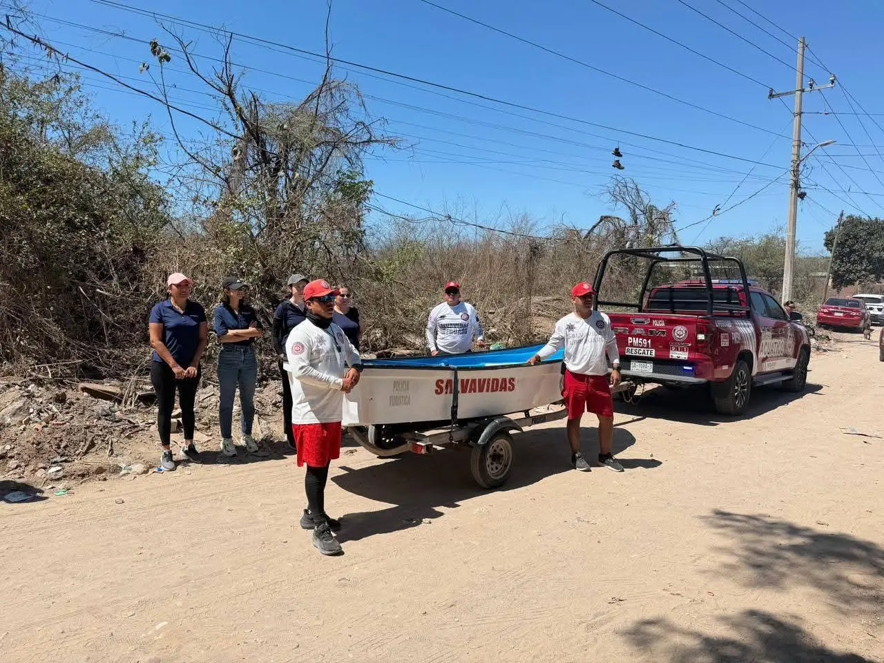 $!Realiza Escuadrón Acuático tres rescates de bañistas durante el último fin de semana en Mazatlán
