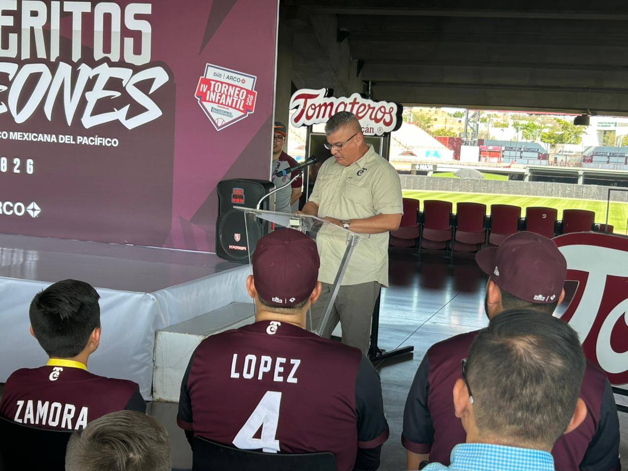 $!Recibe Club Tomateros a sus Tomateritos campeones tras triunfar en Ciudad Obregón