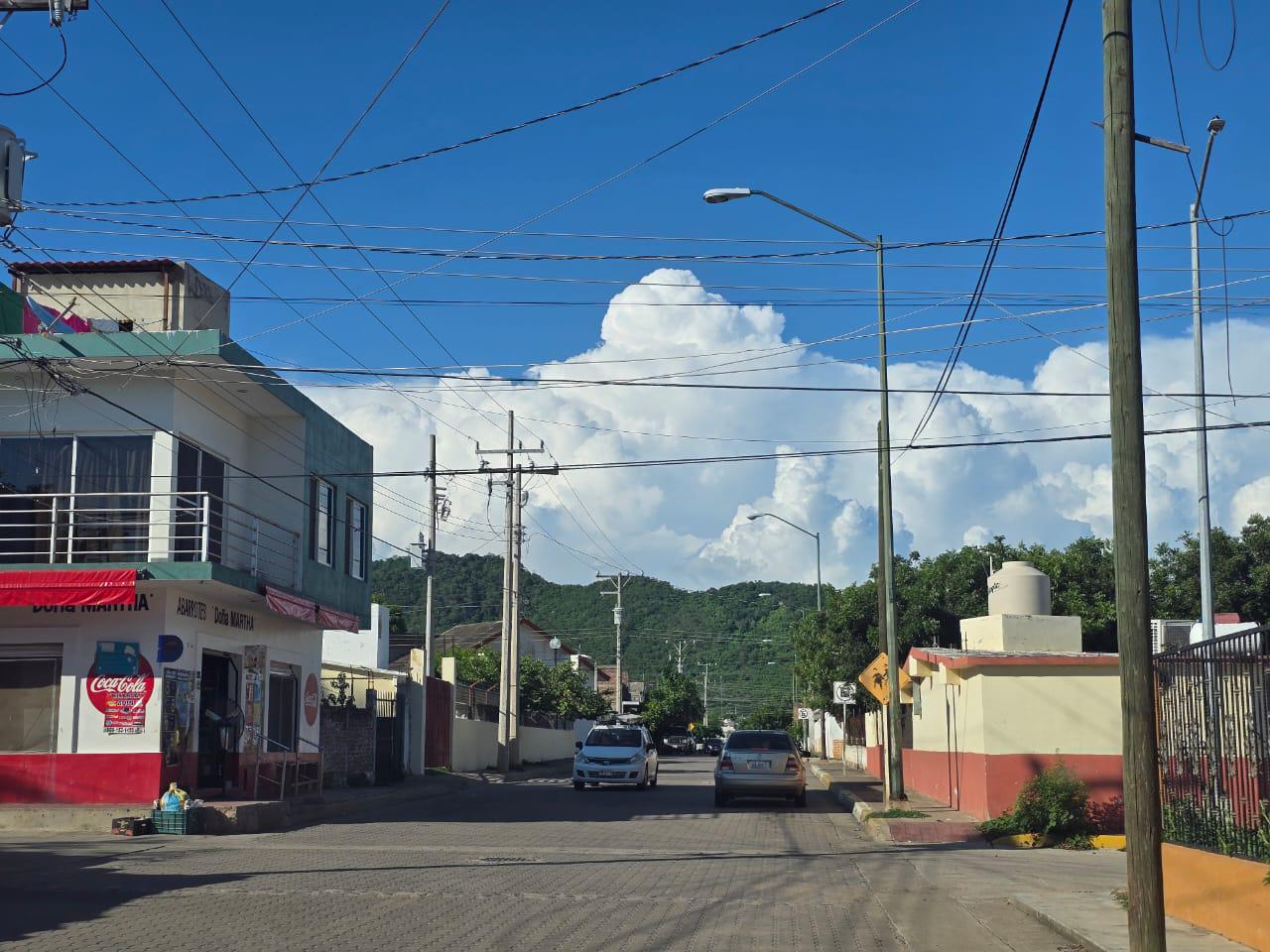 $!Caída de línea de alta tensión genera apagón desde Villa Unión hasta Escuinapa