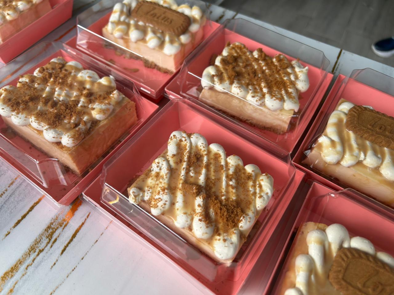 $!Endulzan la vida en medio de la adversidad: Mitzia y Alex, la familia que encontró en el cheesecake una forma de salir adelante