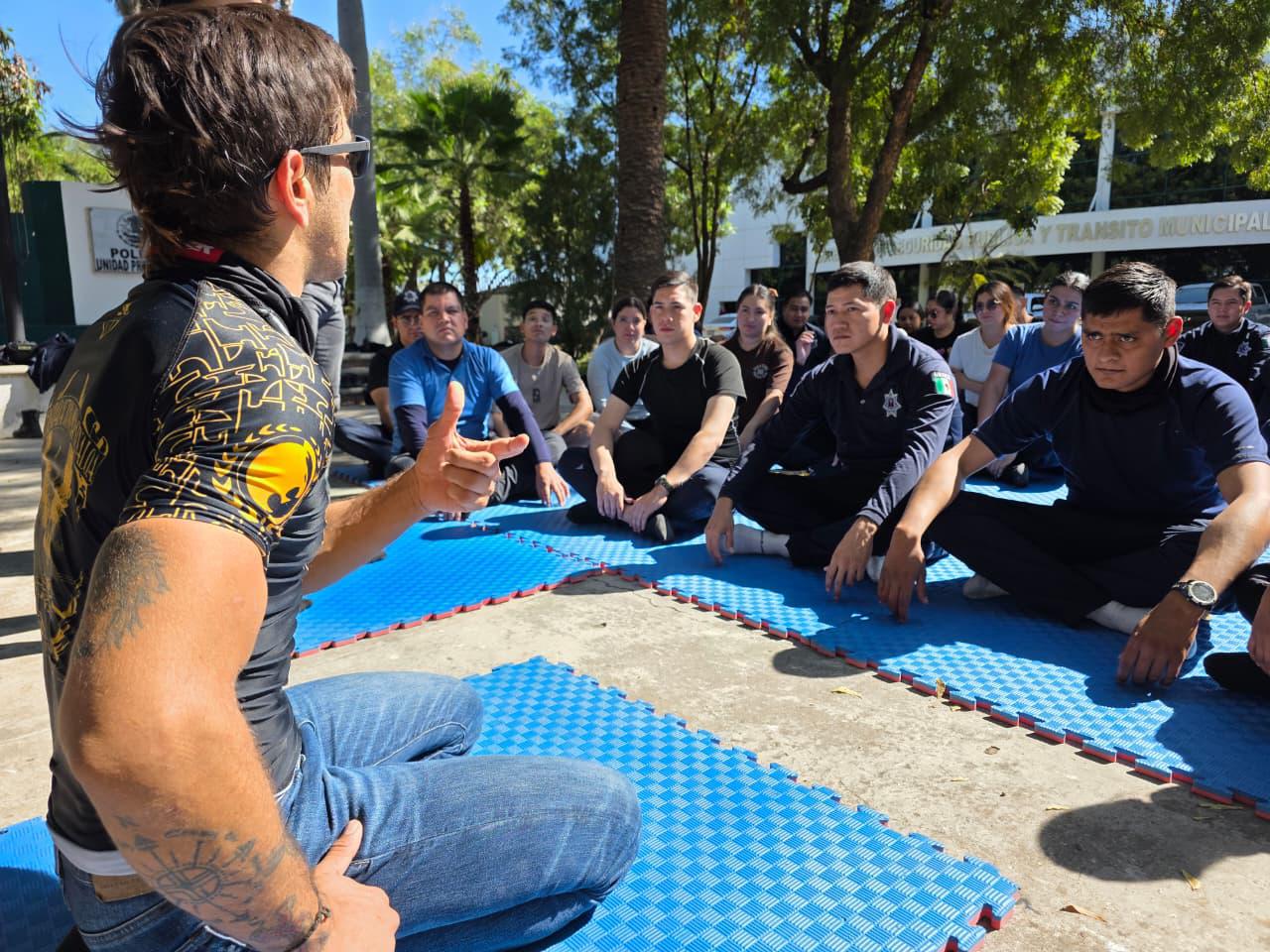 $!Fortalece SSPyTM formación policial con técnicas de Jiu-Jitsu en Culiacán