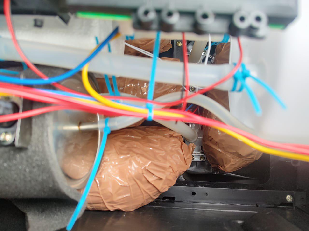 $!Aseguran paquetes de cristal en dispensadoras de agua, en Culiacán