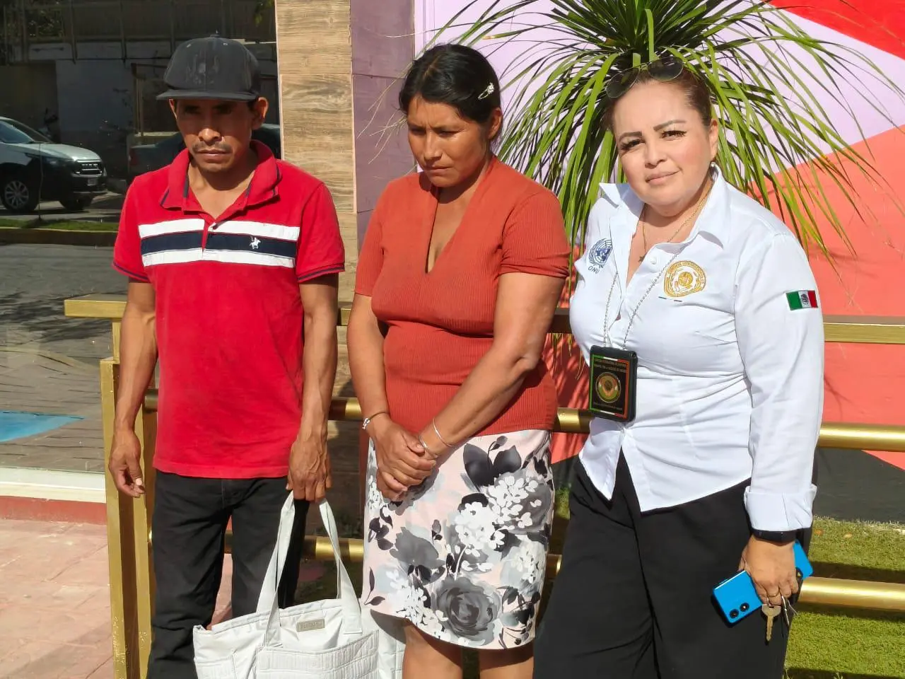 $!Padres jornaleros denuncian presunta sustracción irregular de cuatro niñas por DIF Rosario