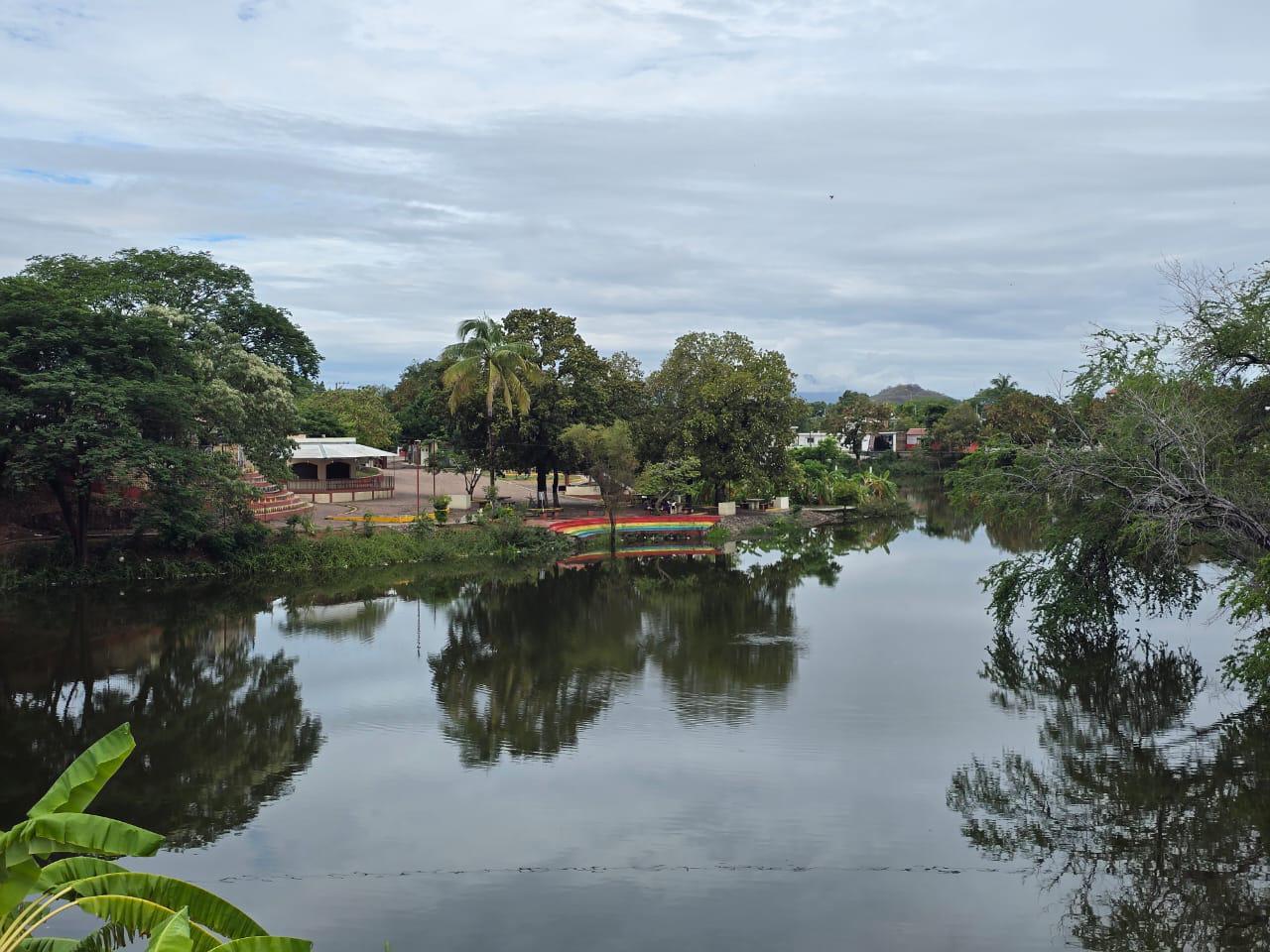 $!Las primeras lluvias ‘abonan’ a que el río Baluarte, en Rosario, tome fuerza