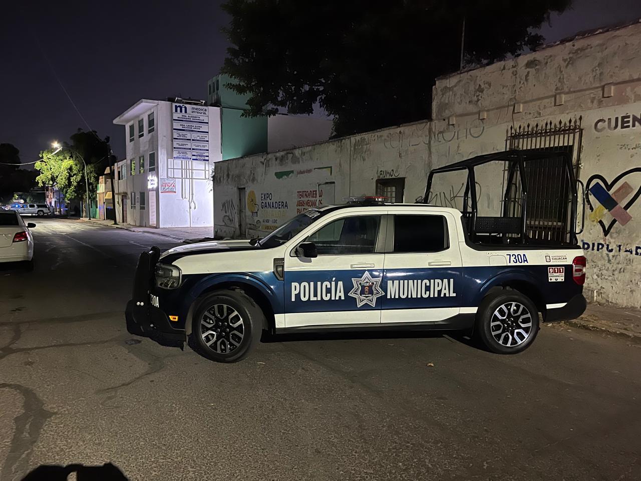 $!Encuentran un hombre asesinado, con mensaje y envuelto en plástico en el Centro, en Culiacán