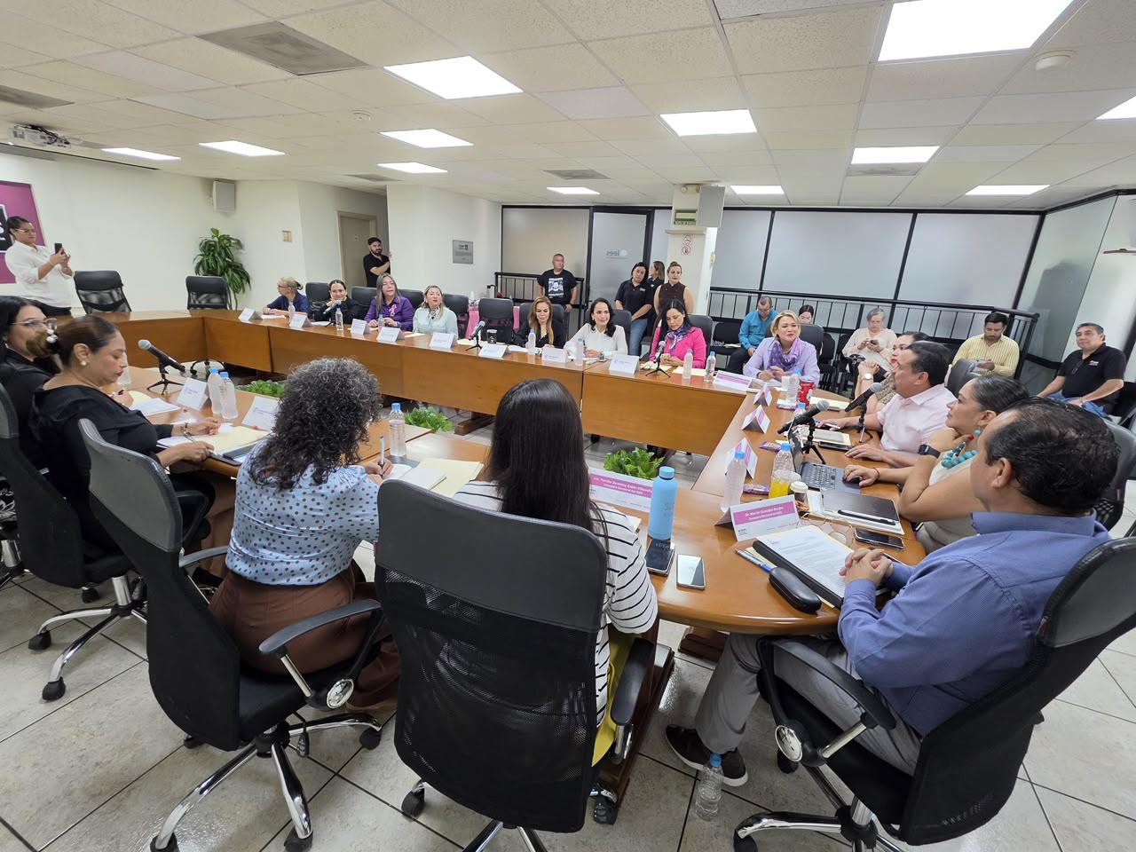 $!Colectiva propone al IEES 10 compromisos para prevenir violencia contra mujeres en elección de 2027