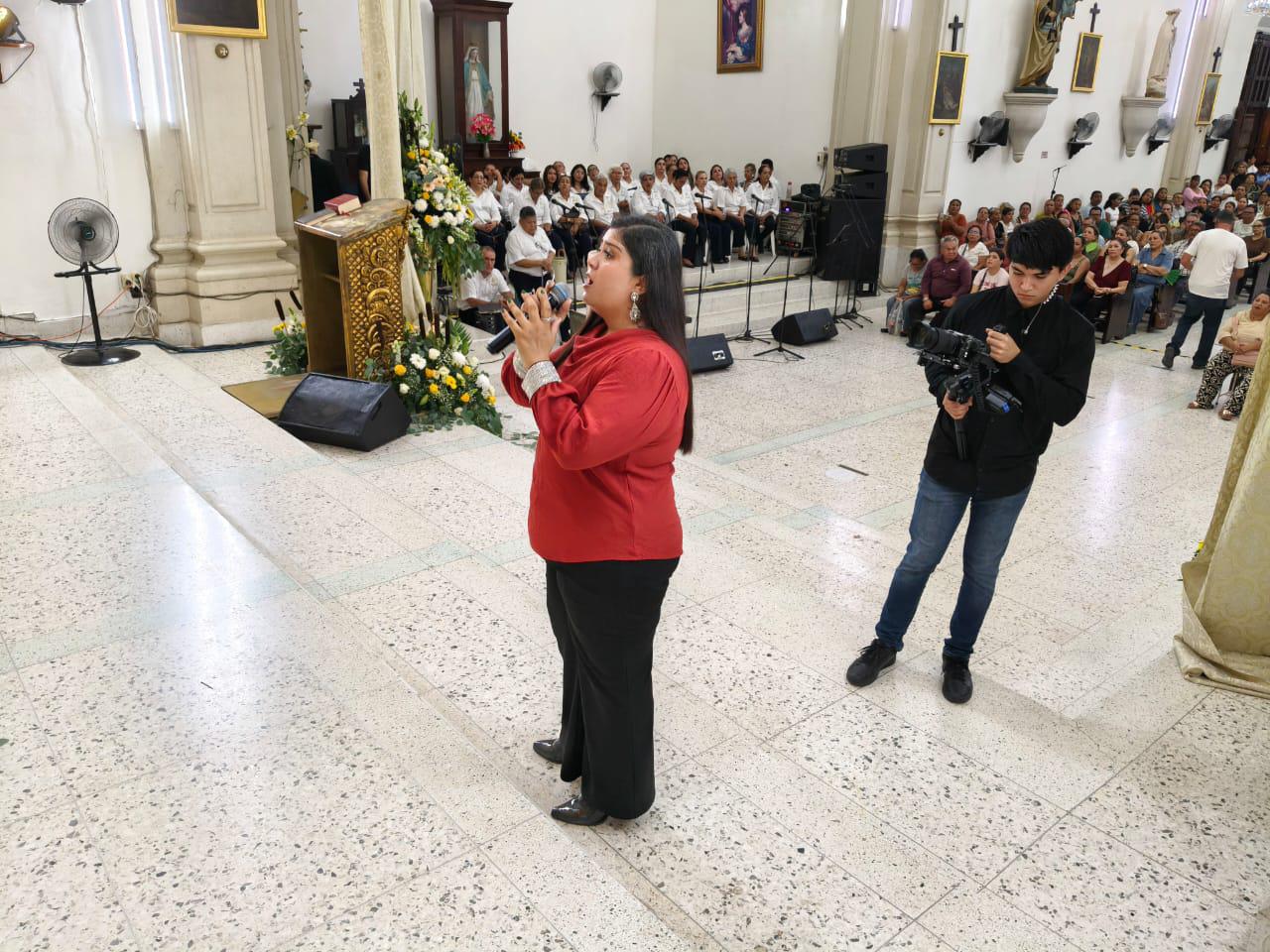 $!Talento sinaloense encabeza serenata y ‘Mañanitas’ en honor a la Virgen del Rosario