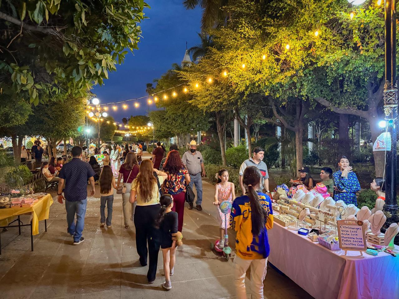 $!Más de 900 mil visitantes suma Sinaloa durante Semana Santa, dice Rocha Moya