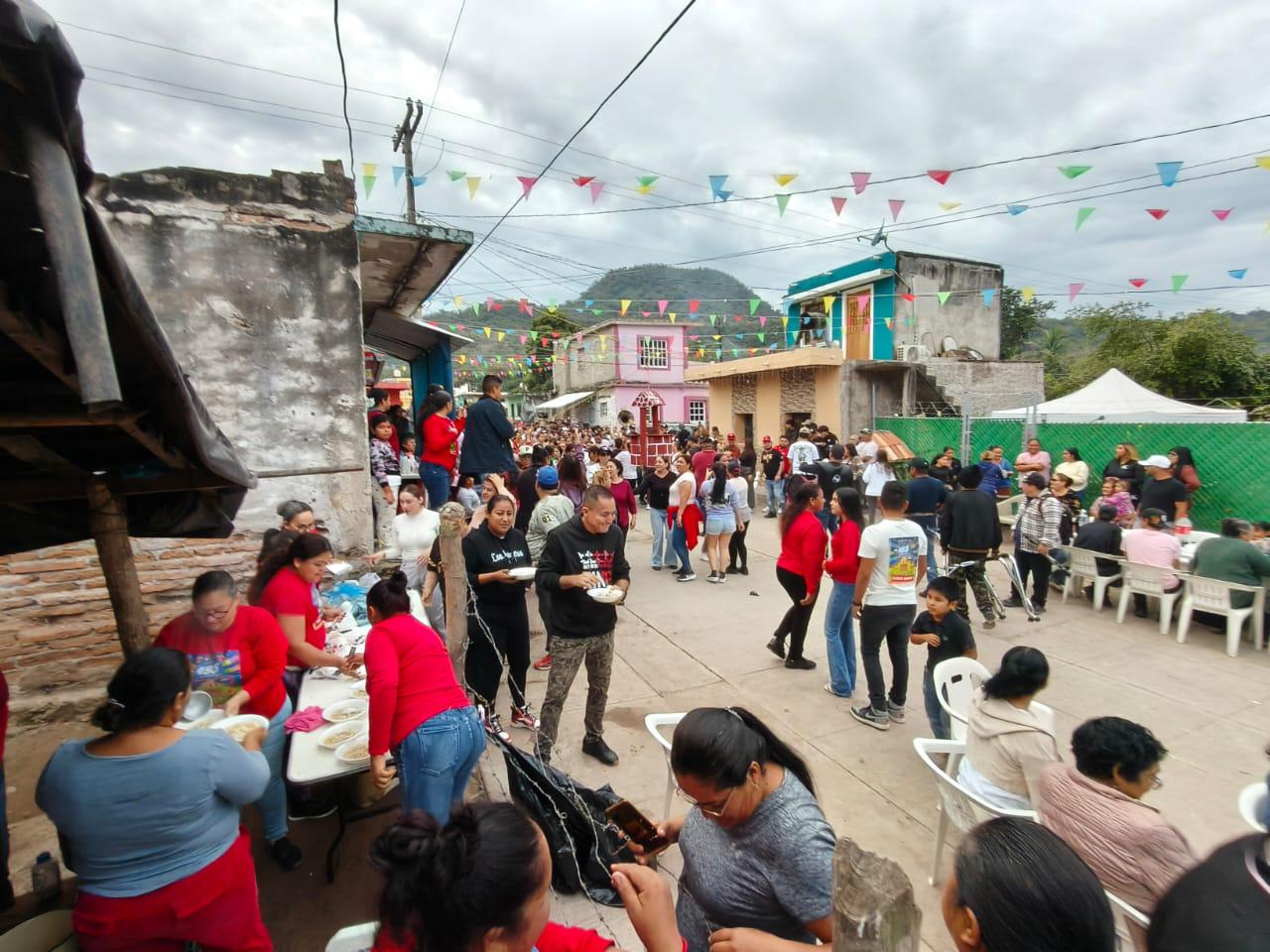 $!Los Guerra ofrecen el primer comelitón siguiendo el espíritu acogedor de su abuelita Margarita en Chametla
