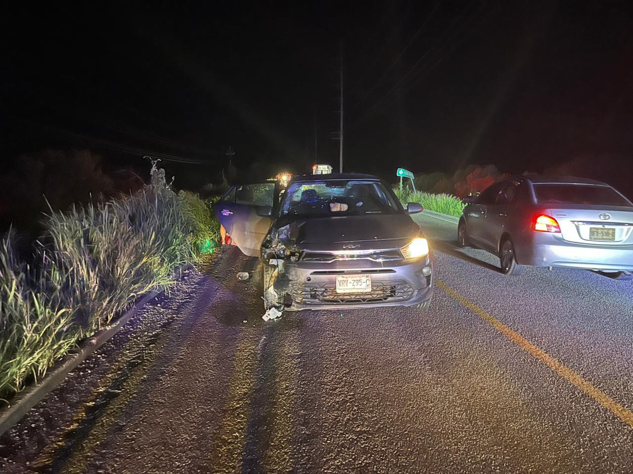 $!Muere motociclista y otro resulta lesionado al chocar contra un auto en la carretera Escuinapa-Teacapán