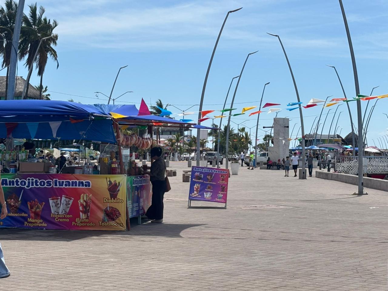 $!Comerciantes de Altata, entre el optimismo y la cautela por ventas en Semana Santa
