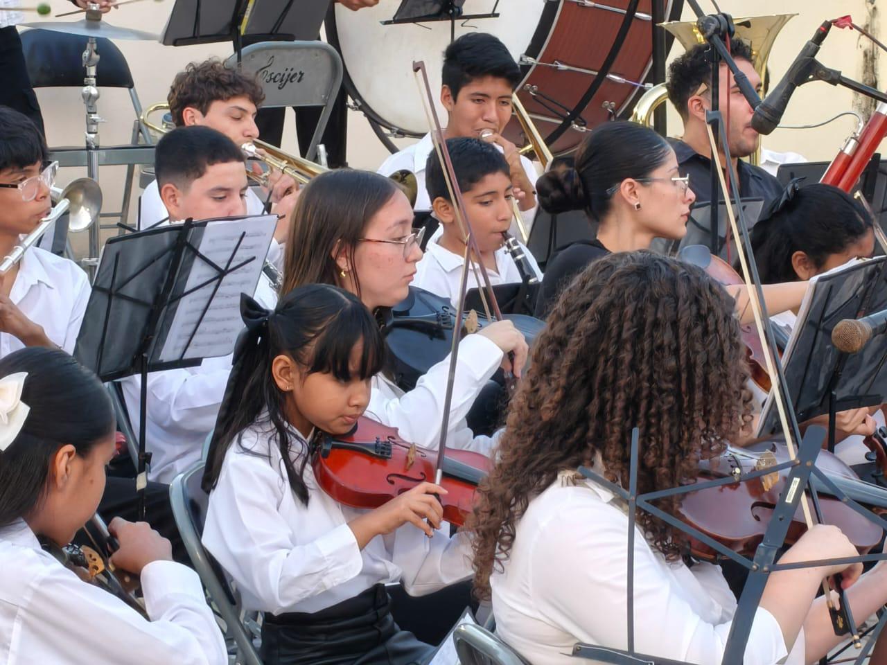 $!Orquesta Sinfónica y Coro celebran con concierto 45 años de la Casa de la Cultura en Rosario
