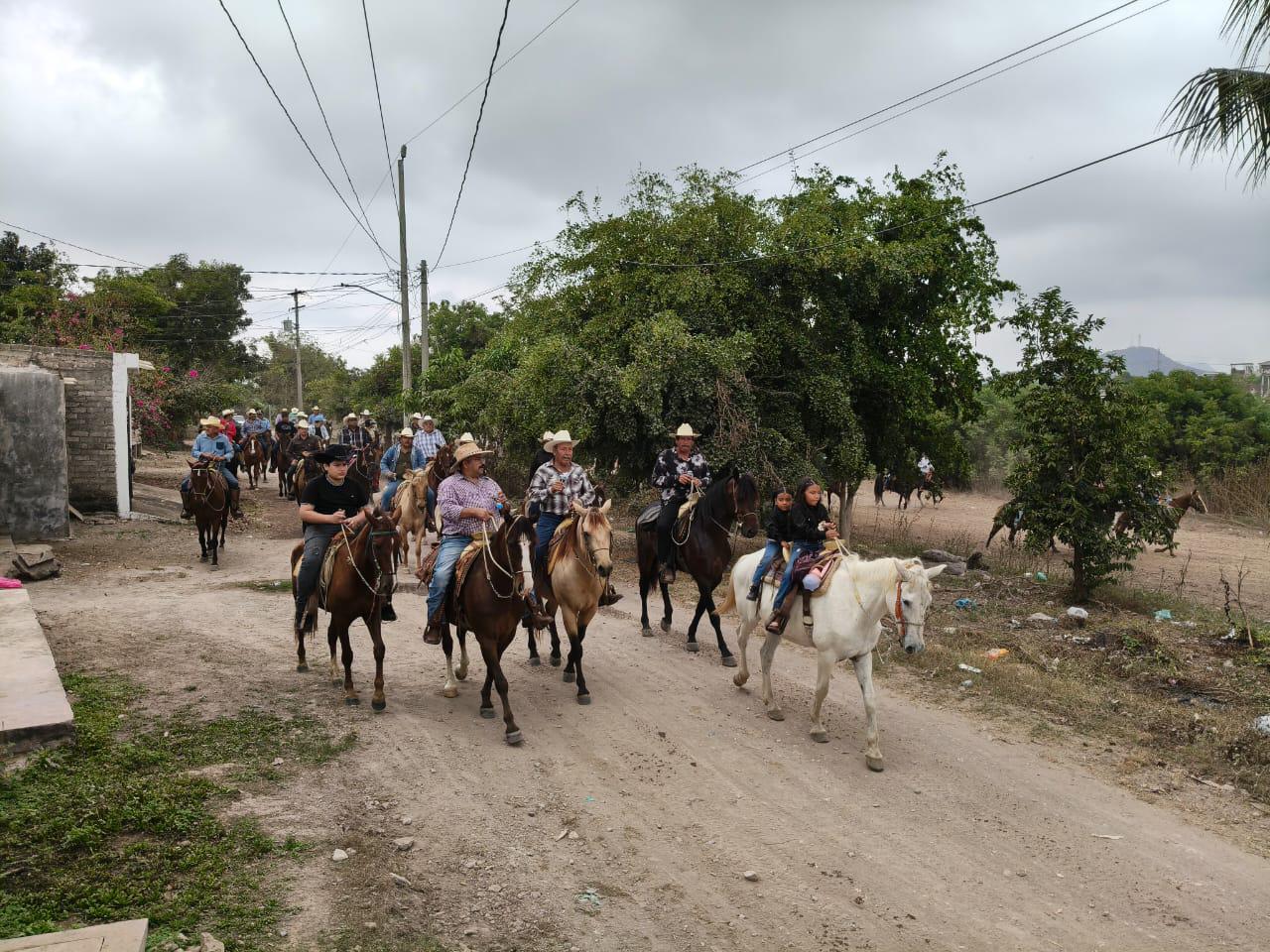 $!Chametla celebra la tercera Cabalgata a Campo Traviesa