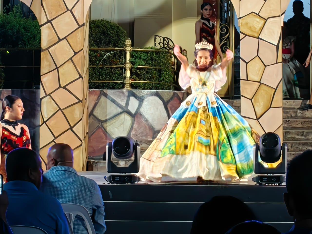 $!Con un espectáculo musical, homenajes y pirotecnia celebraron el 371 Aniversario de la fundación de El Rosario