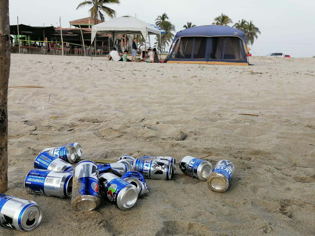 $!Turistas dejan su basura en playas de Rosario