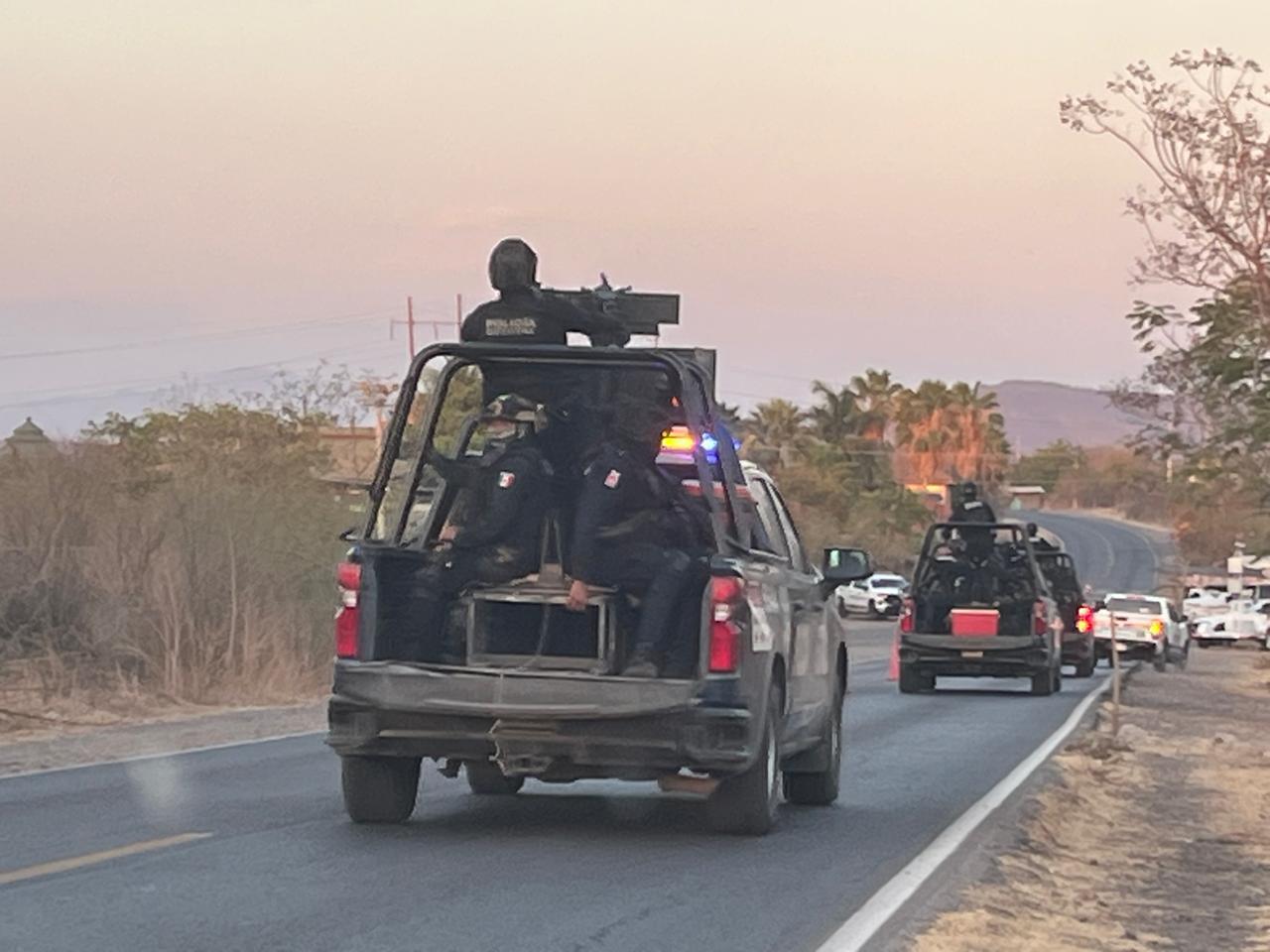 $!Despliegan operativo y sobrevuelan helicóptero militar tras enfrentamiento en El Carrizalejo, en Culiacán