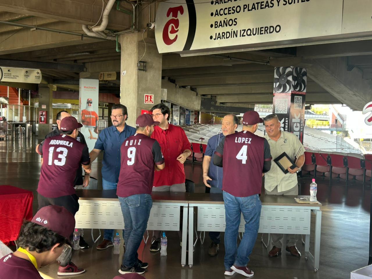 $!Recibe Club Tomateros a sus Tomateritos campeones tras triunfar en Ciudad Obregón