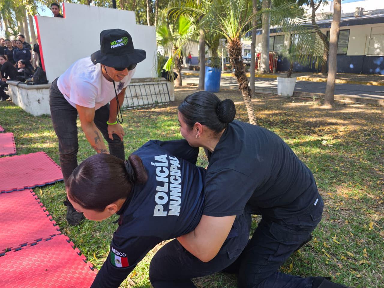 $!Fortalece SSPyTM formación policial con técnicas de Jiu-Jitsu en Culiacán