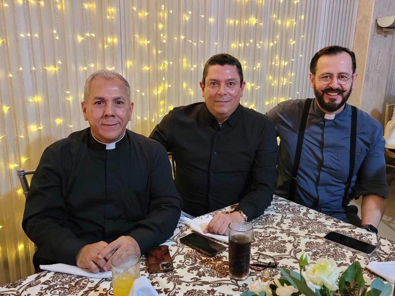 $!Padre David Camacho, Padre Marco Antonio Acuña y Padre José René Castro.
