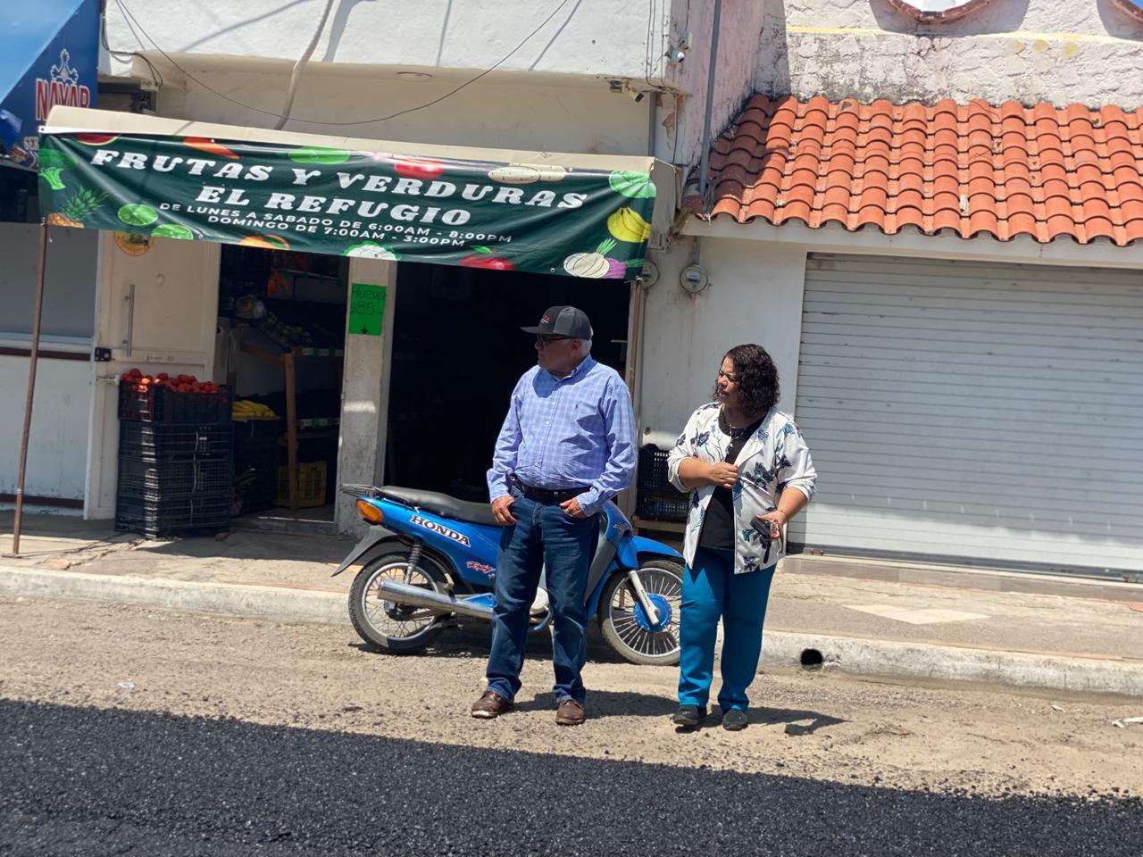 $!Reinician trabajos de bacheo en la calle Francisco Pérez, en Escuinapa