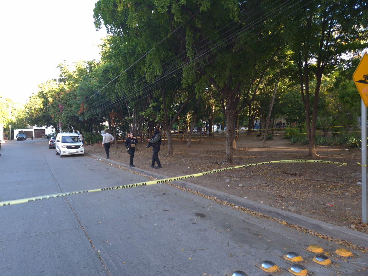 $!Asesinan a un menor, de 15 años de edad, a espaldas del panteón de La Lima, en Culiacán