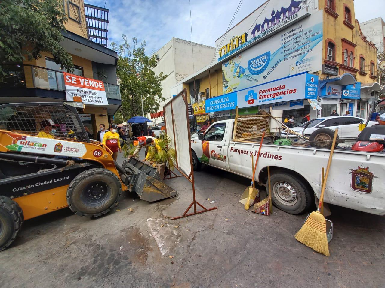 $!Abren de manera parcial la calle Ángel Flores, del Centro de Culiacán; transporte público volverá a circular