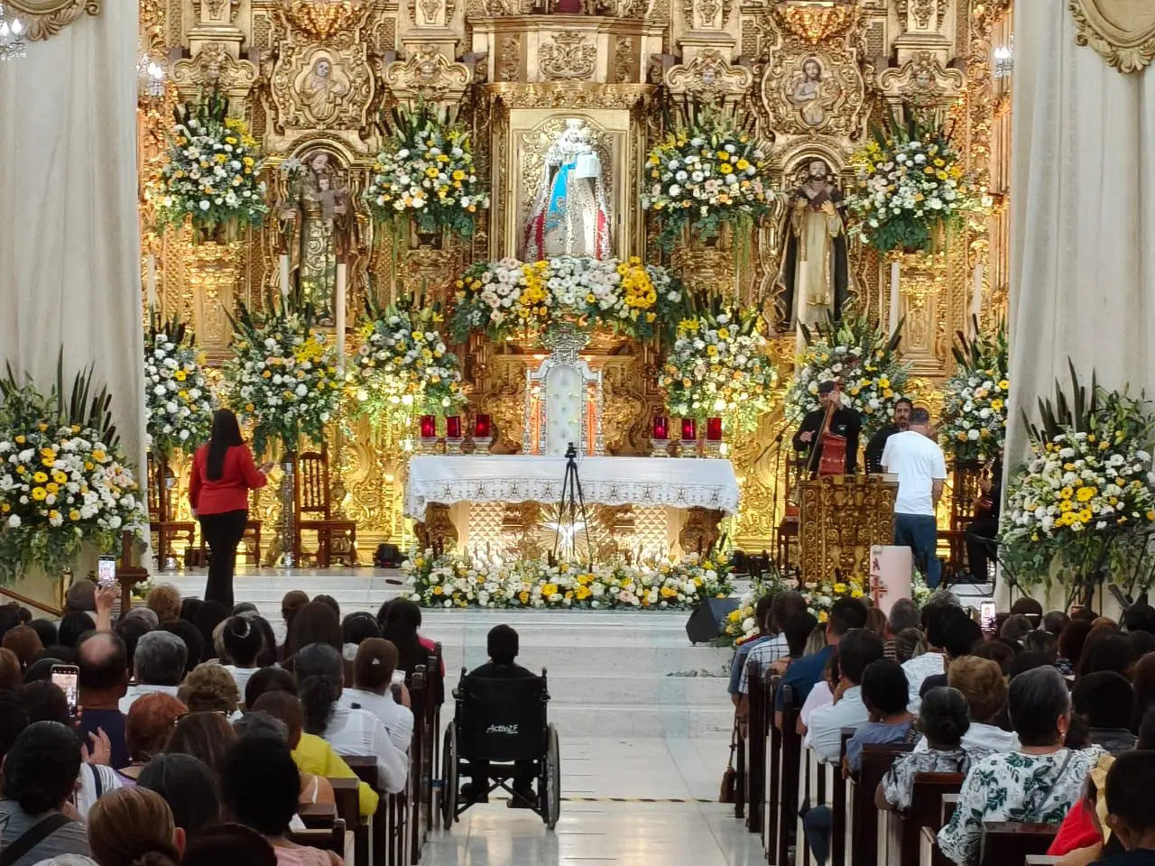 $!Talento sinaloense encabeza serenata y ‘Mañanitas’ en honor a la Virgen del Rosario