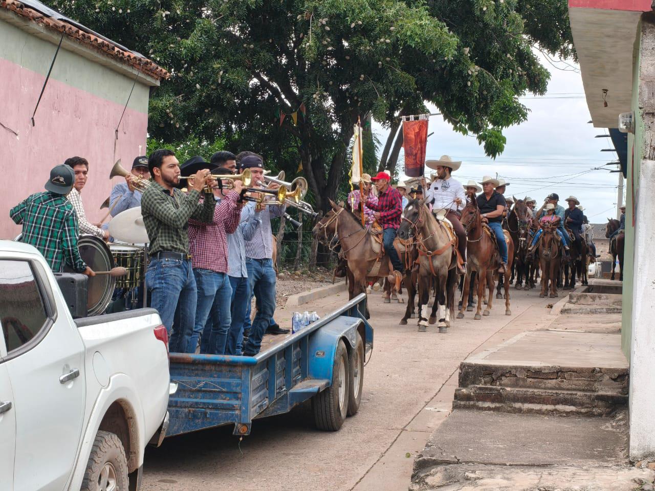 $!Realizan en Cacalotán, Rosario, la segunda edición de la cabalgata en honor a Nuestra Señora de Loreto
