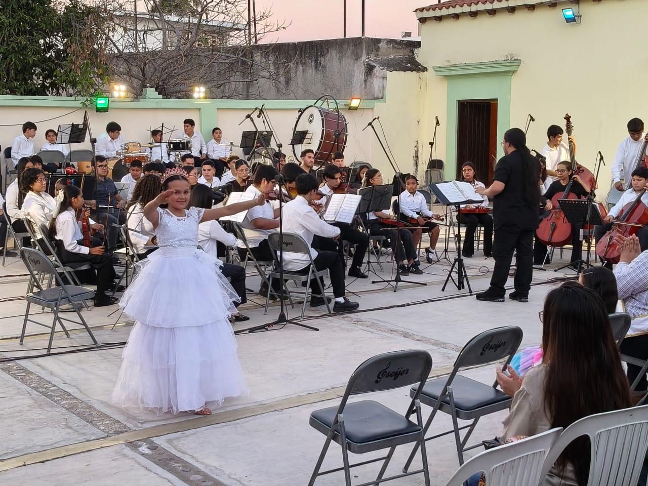 $!Orquesta Sinfónica y Coro celebran con concierto 45 años de la Casa de la Cultura en Rosario