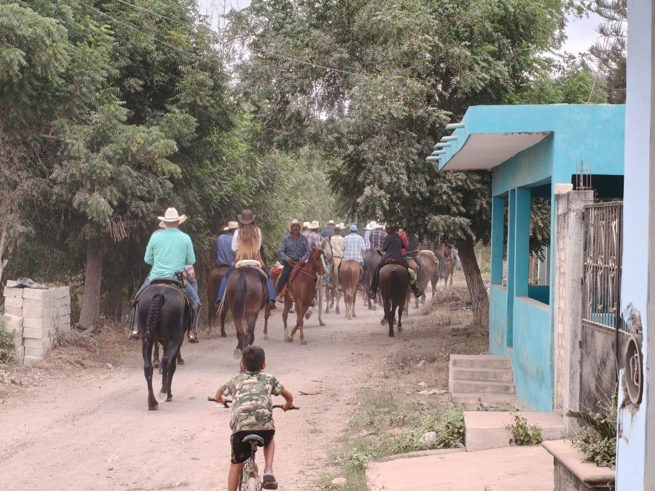 $!Chametla celebra la tercera Cabalgata a Campo Traviesa