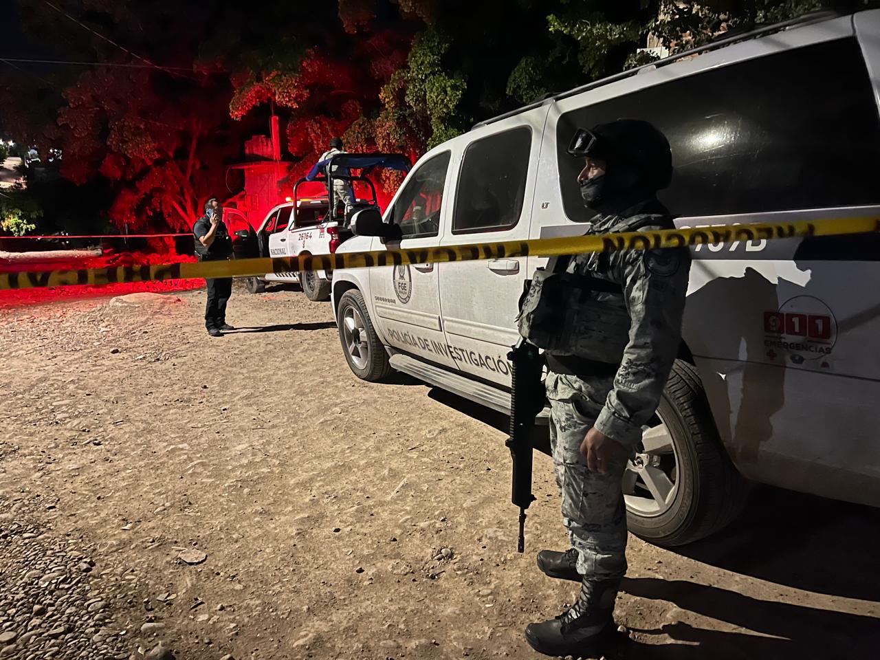 $!Persiguen y asesinan a balazos a un hombre en la Rosario Uzárraga, en Culiacán