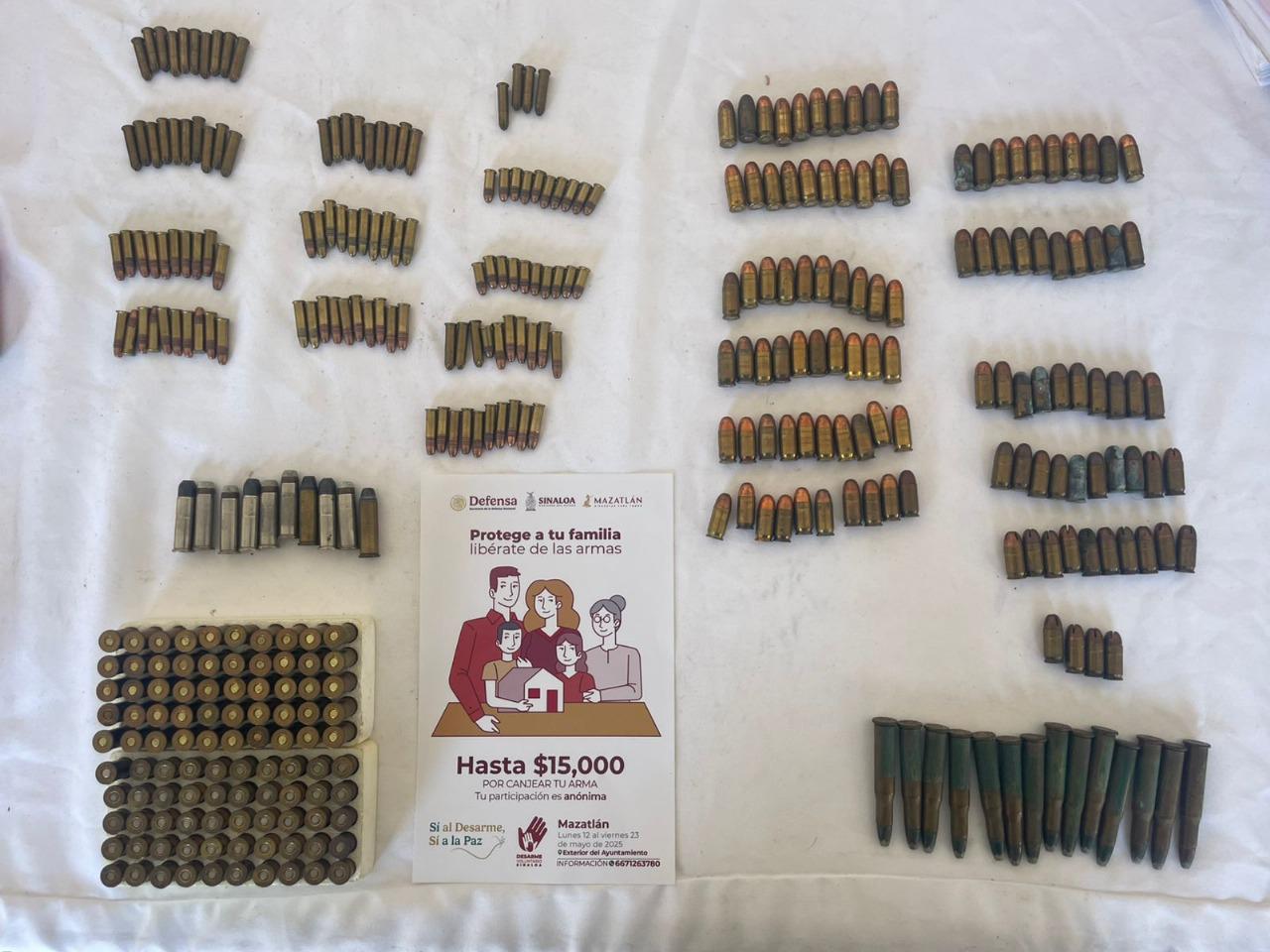 $!Termina Desarme Voluntario en Mazatlán, Rosario y Concordia; familias entregan 168 armas y explosivos