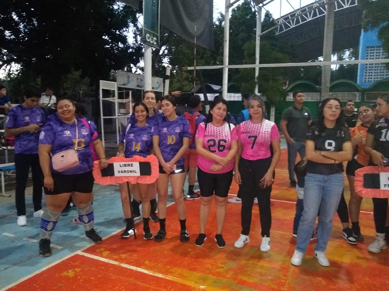 $!Homenajean a Guadalupe Viña en inauguración de Liga de Voleibol CCC