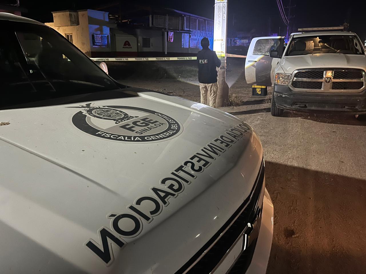 $!Asesinan a balazos a un hombre en la orilla de la carretera Culiacán-Eldorado, en el campo El Diez