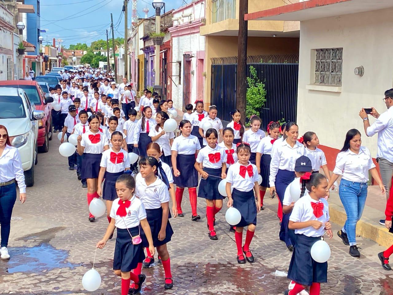 $!Estudiantes de Rosario participan en programas preventivos con mensajes de paz