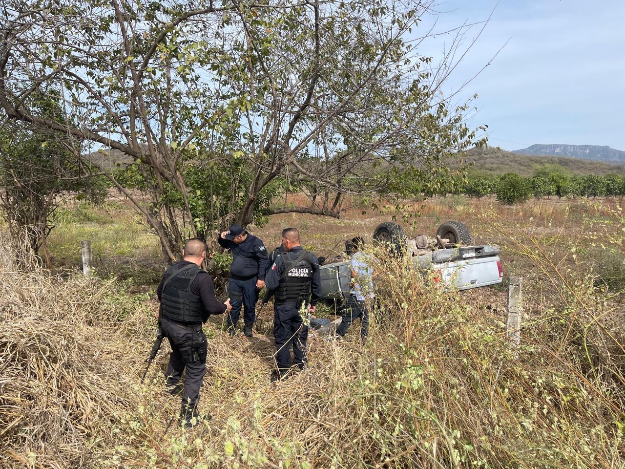 $!Muere adulto mayor en Escuinapa tras volcadura; su hijo sale lesionado