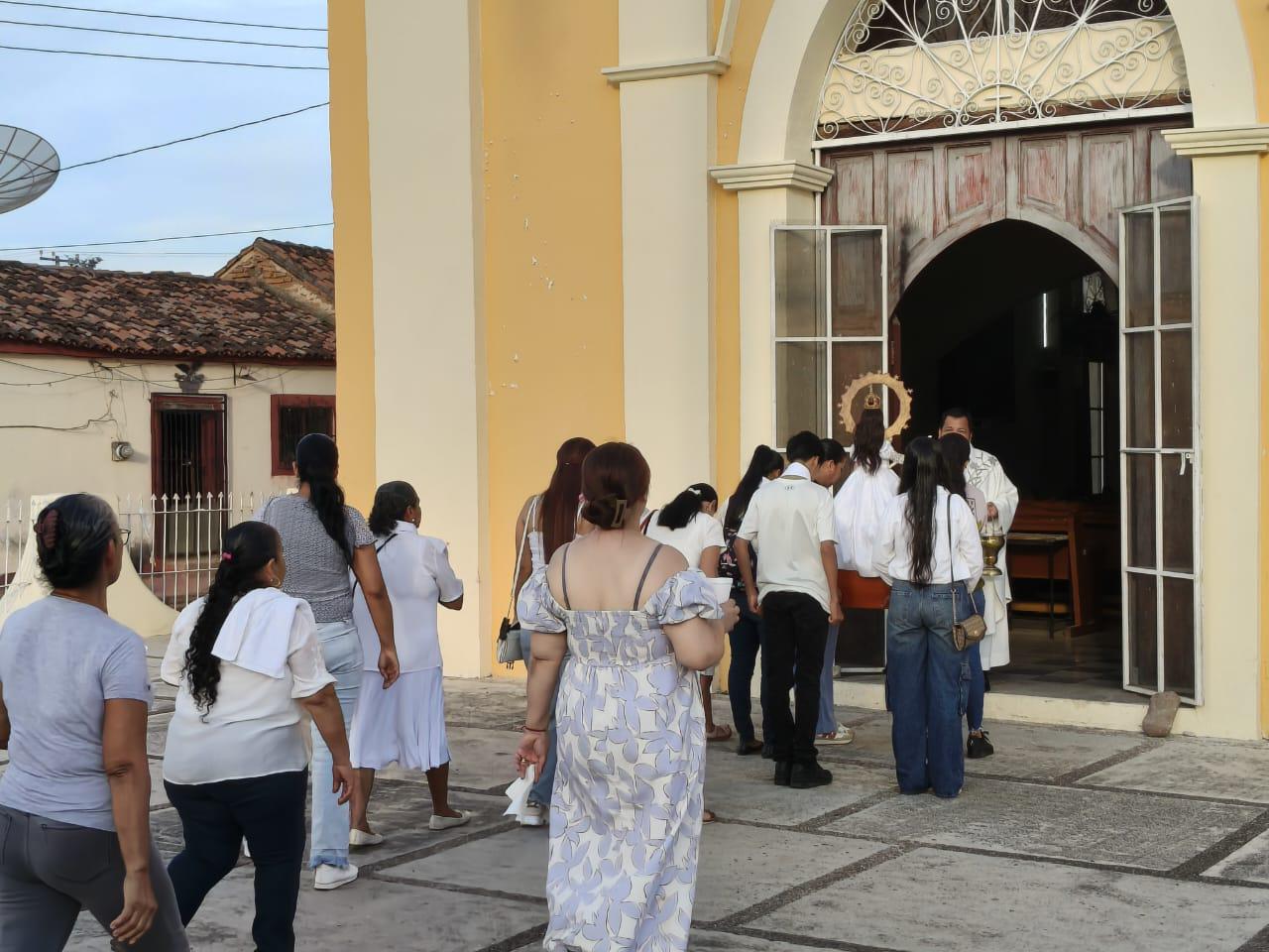 $!Fieles se niegan a dejar morir festividad de la Virgen de la Candelaria de El Jumate, en Rosario