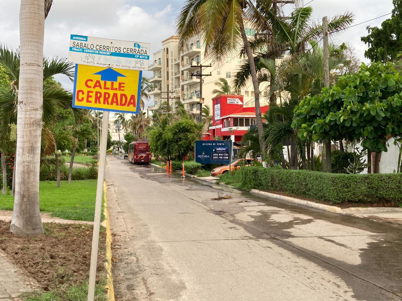 $!Corren aguas negras en la Sábalo-Cerritos, en Mazatlán; aunque hay denunciado, no resuelven