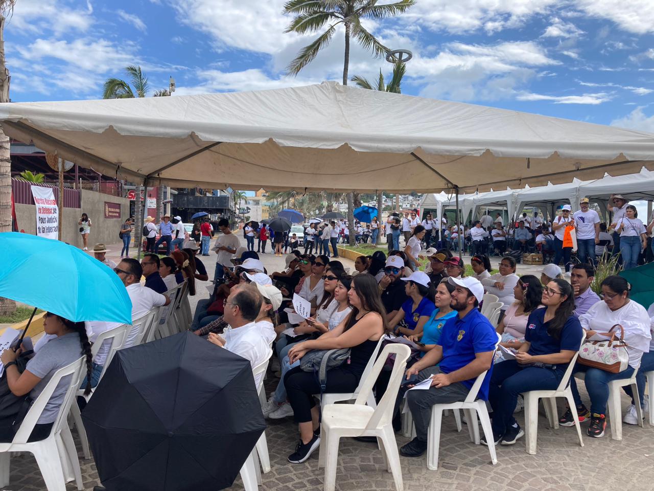 $!Apoyan Facultad de Derecho de la UAS y agrupaciones a trabajadores del PJF en paro