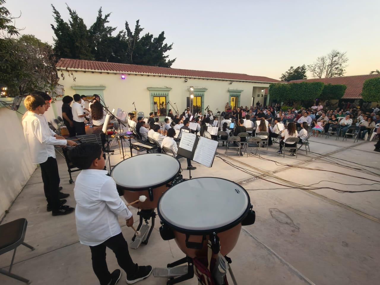 $!Orquesta Sinfónica y Coro celebran con concierto 45 años de la Casa de la Cultura en Rosario
