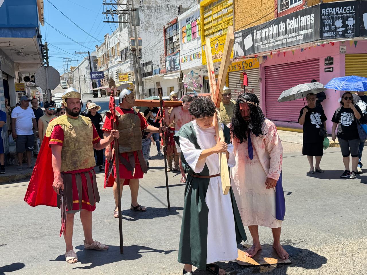 $!Con fe y participación se lleva a cabo el Viacrucis de Pajuma 2026 en Mazatlán