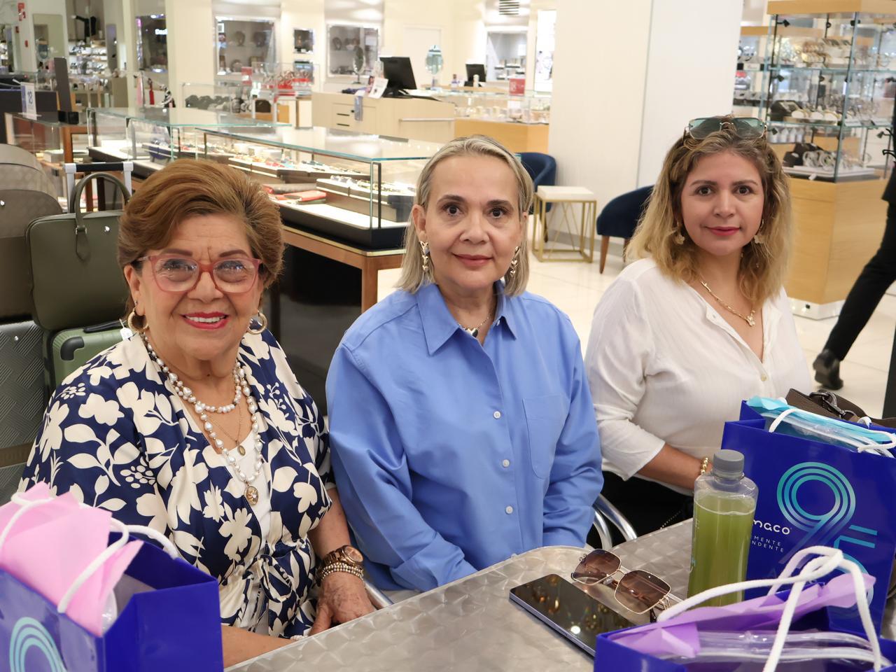 $!Olga Zehfuss Peña, Virginia Armenta y Lolis Félix.