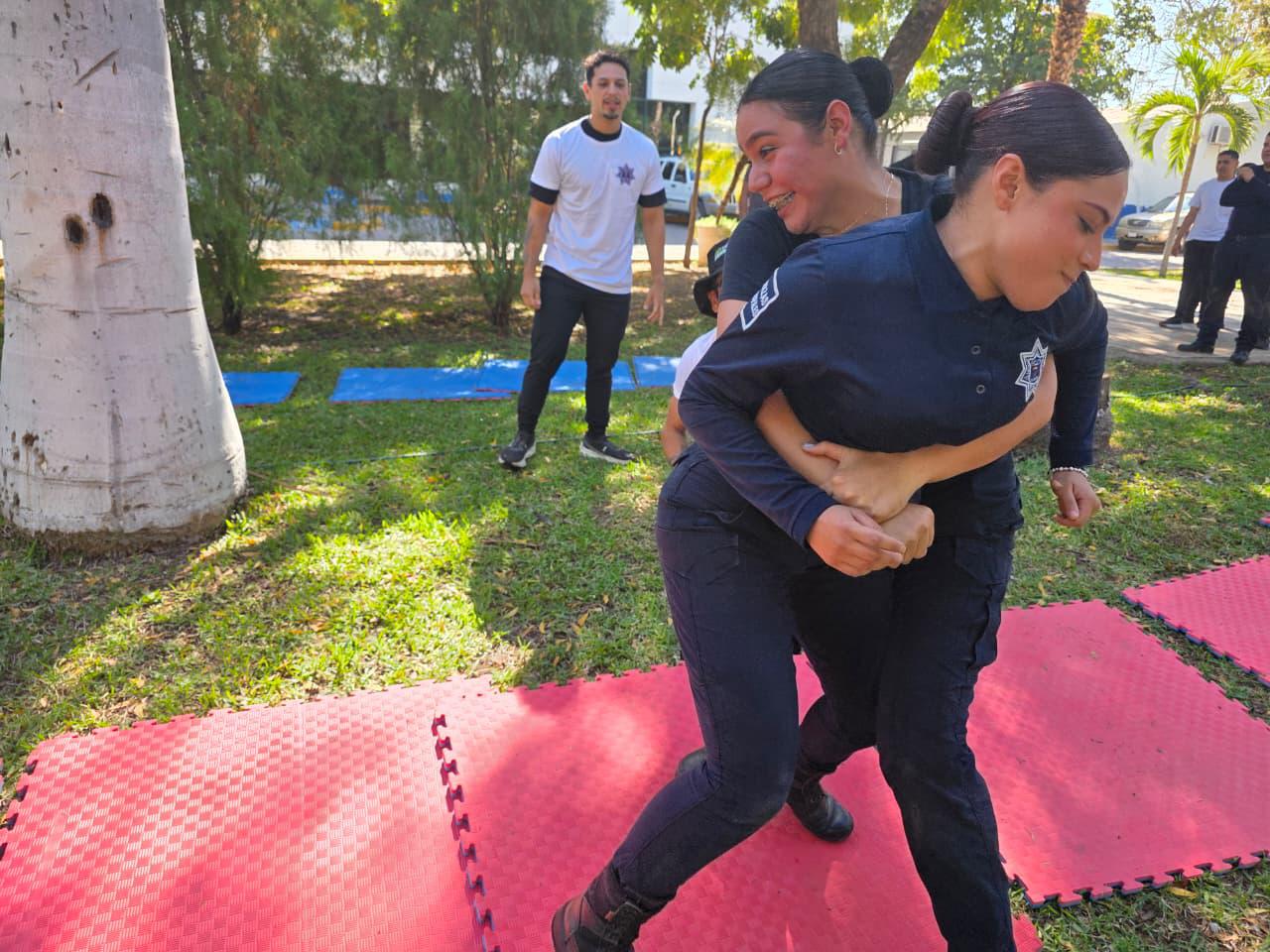 $!Fortalece SSPyTM formación policial con técnicas de Jiu-Jitsu en Culiacán