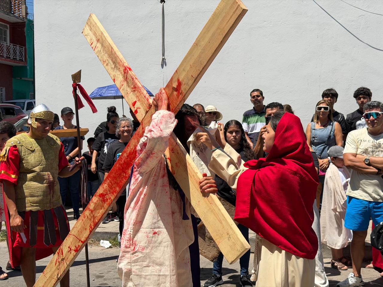 $!Con fe y participación se lleva a cabo el Viacrucis de Pajuma 2026 en Mazatlán