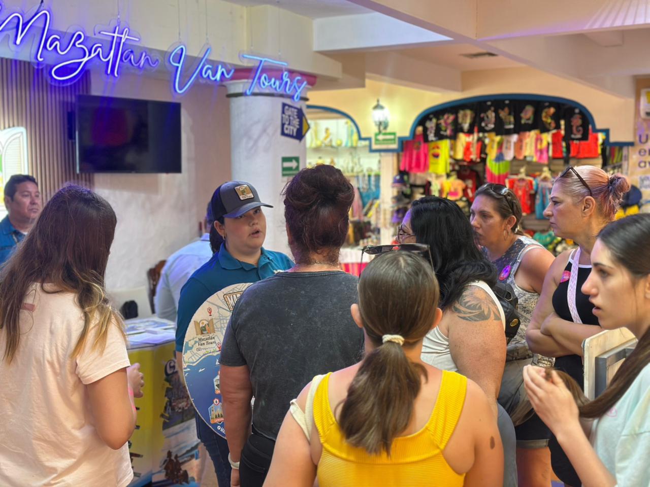 $!Mazatlán recibió a cerca de 50 mil cruceristas en febrero; aunque no todos bajan al puerto