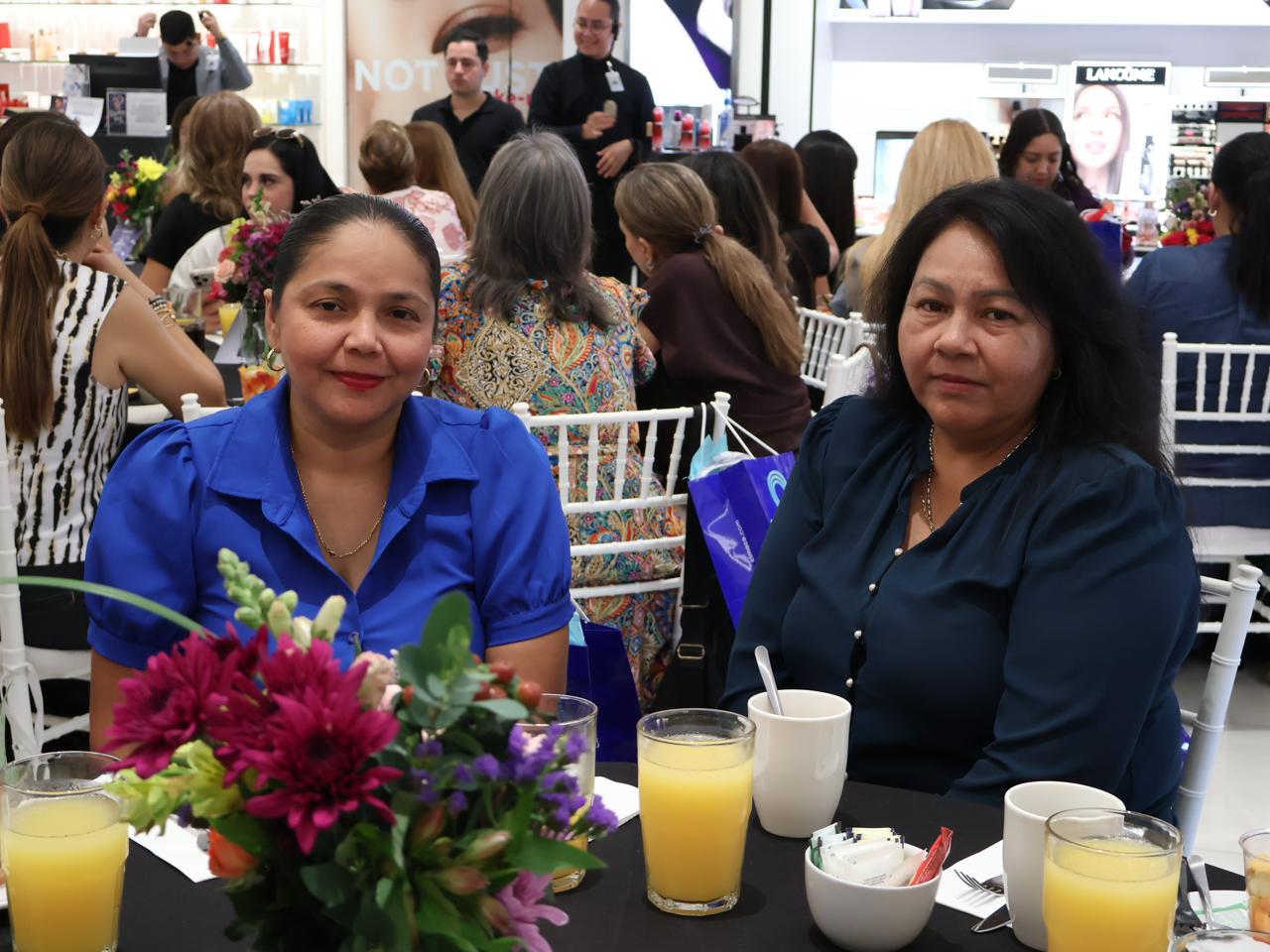 $!Rosario Zavala y Micaela Zavala.
