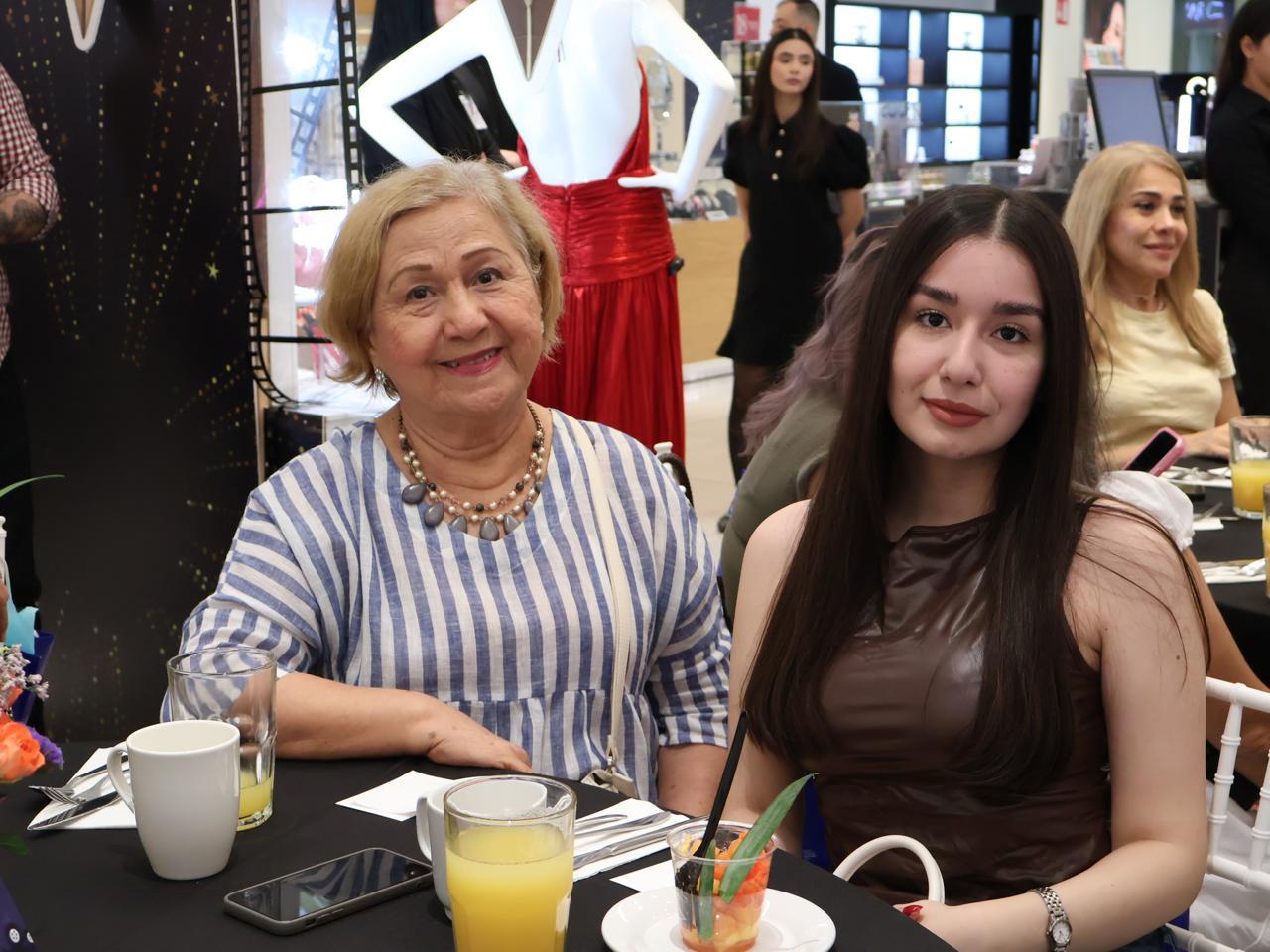 $!Luz García y Astrid Sánchez.