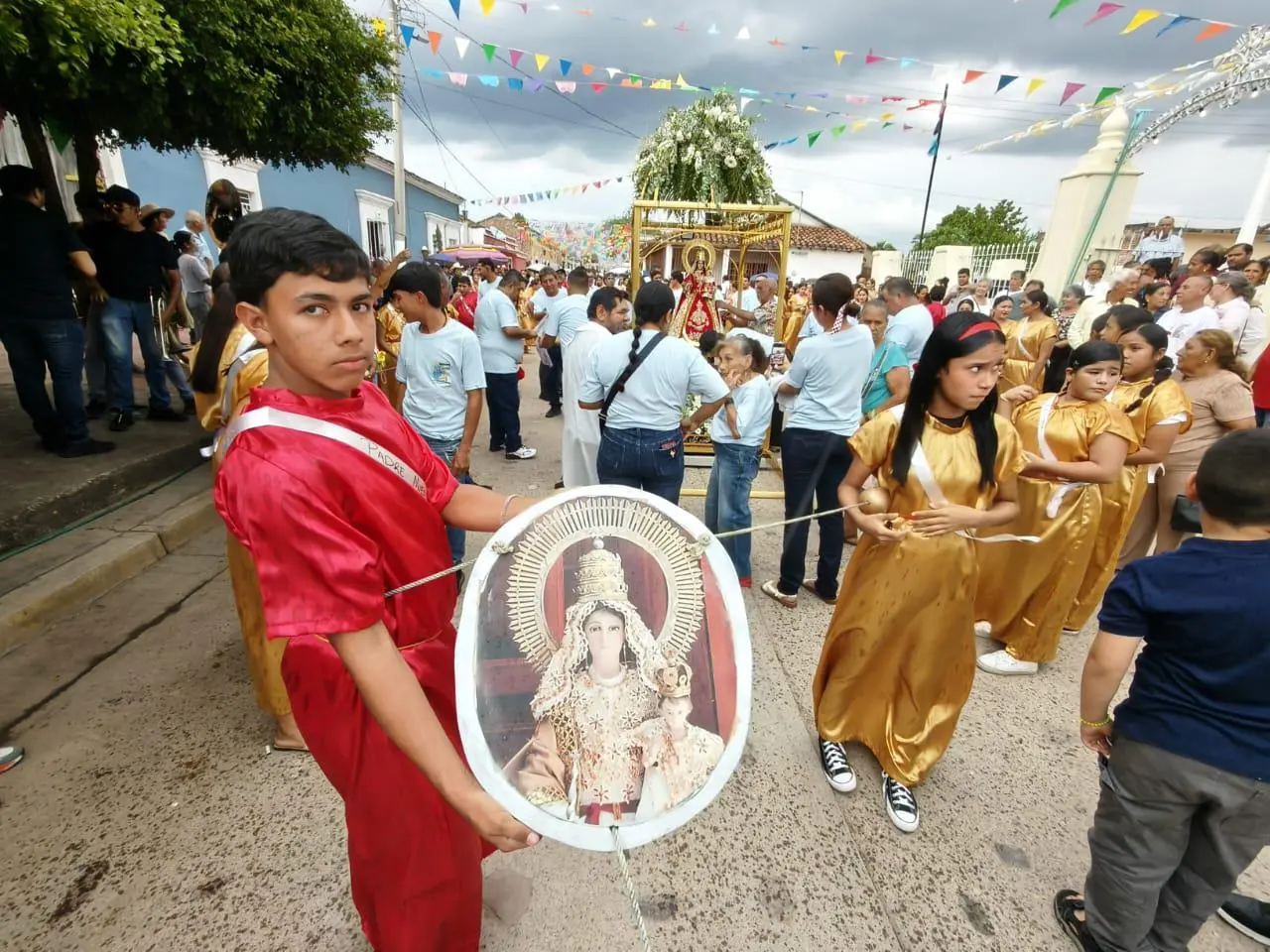 $!Ni la lluvia ‘apagó’ su fe; celebran a la Virgen de Loreto en Cacalotán, en Rosario