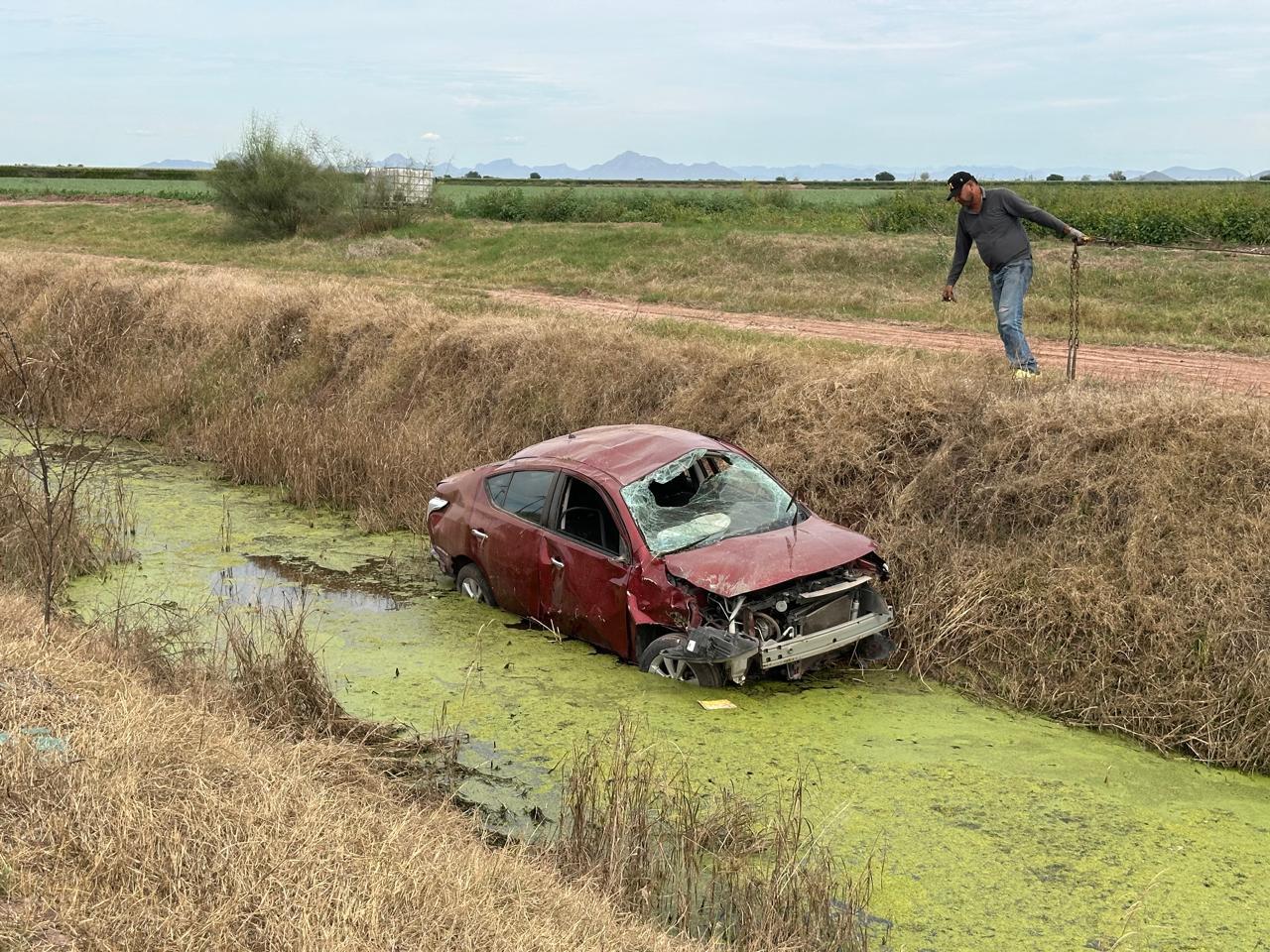 $!Mujer lucha por su vida tras volcadura en la Mochis-El Fuerte